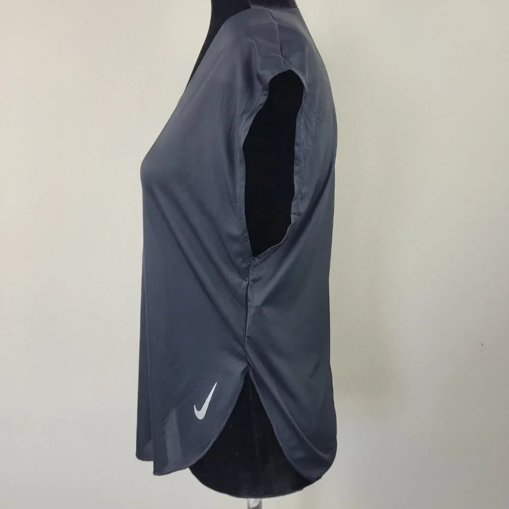 Nike Dri fit woman’s black lightweight active y-shirt size S